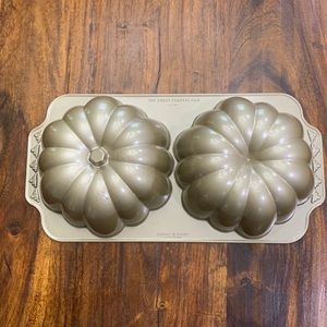 Williams Sonoma Nordic Ware the Great Pumpkin Pan